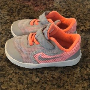 Great condition Baby Girl Nike shoes size 6C